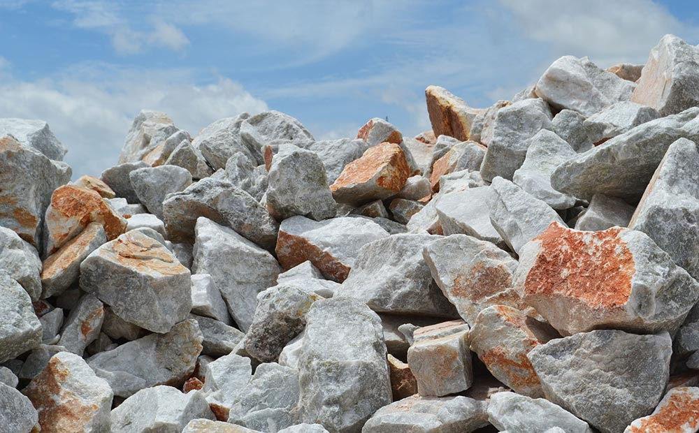 Quartzite raw material at Rishi Minerals